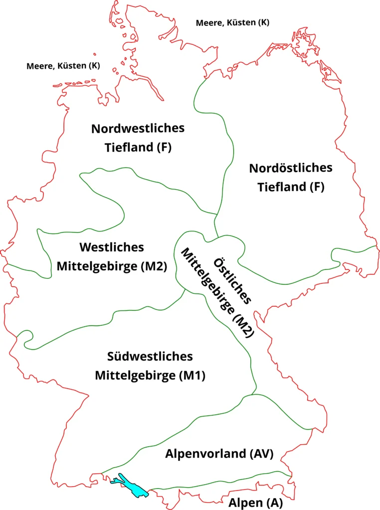 Karte von Deutschland mit geografischen Regionen: Nordwestliches und Nordöstliches Tiefland, Westliches und Südwestliches Mittelgebirge, Östliches Mittelgebirge, Alpenvorland und Alpen, Küstenlinien markiert.